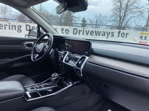 Used 2023 Kia Sorento X-Line EX image 18