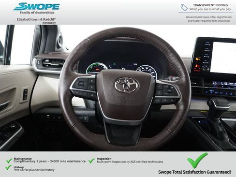 Used 2021 Toyota Sienna Platinum FWD image 17