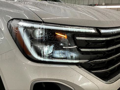 New 2026 Volkswagen Atlas SE image 30