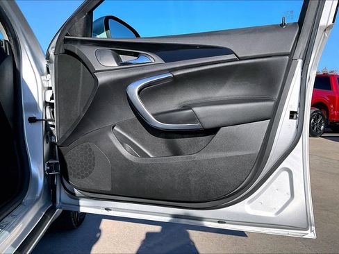 Used 2011 Buick Regal CXL image 23