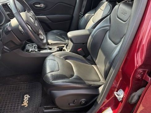 Used 2019 Jeep Cherokee Limited image 5