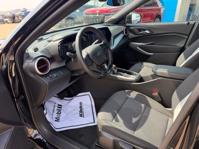 Certified 2024 Chevrolet Trax RS w/ Sunroof Package FWD image 14