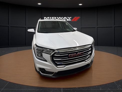 Used 2024 GMC Terrain SLT AWD/4WD image 5