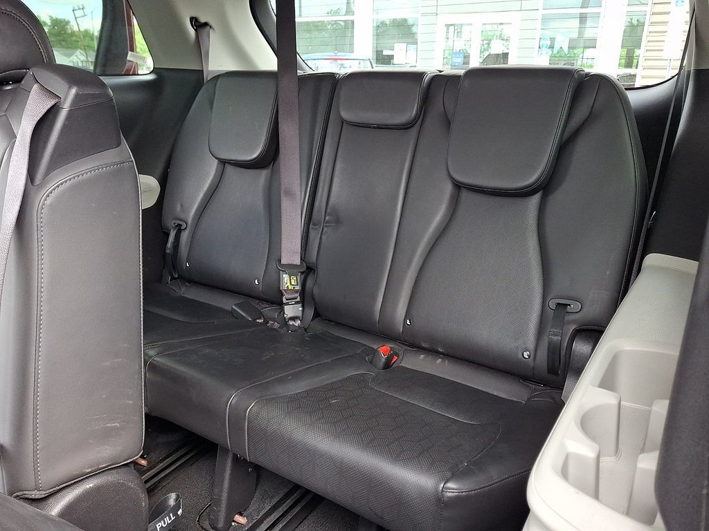 Used 2024 Kia Carnival LX FWD image 11