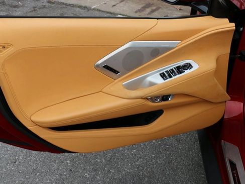 Used 2023 Chevrolet Corvette Stingray Premium Conv w/ Z51 Performance Package image 17