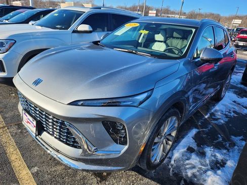 Used 2025 Buick Envision Avenir image 1