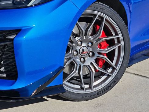 Used 2025 Chevrolet Corvette Z06 image 7