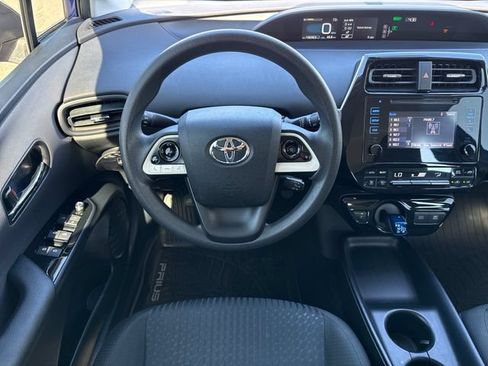 Used 2016 Toyota Prius Two FWD image 12