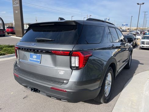 Used 2025 Ford Explorer Active image 5