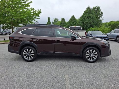 Certified 2024 Subaru Outback Limited AWD/4WD image 7