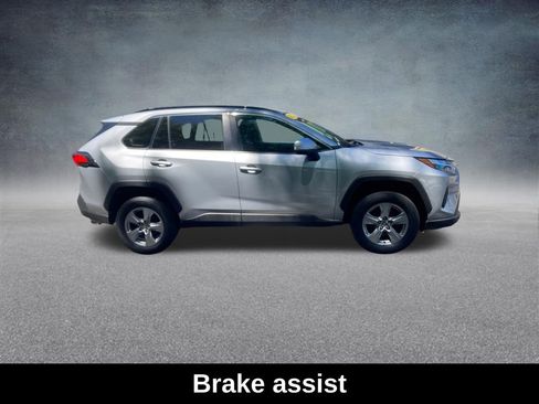 Used 2022 Toyota RAV4 XLE image 8