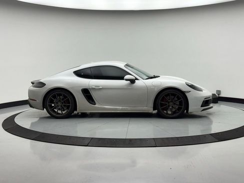 Used 2023 Porsche 718 Cayman GT4 image 8