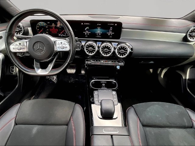 Used 2023 Mercedes-Benz CLA 250 image 9