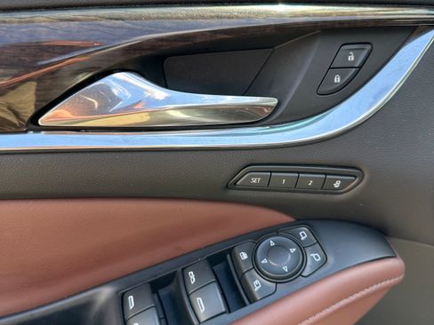 Used 2021 Buick Enclave Avenir w/ Avenir Technology Package AWD/4WD image 15