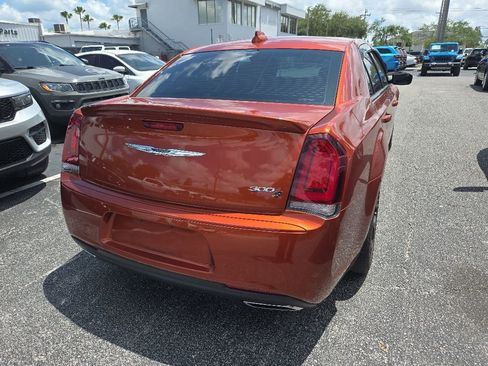 Used 2020 Chrysler 300 S w/ S Model Appearance Package RWD image 8