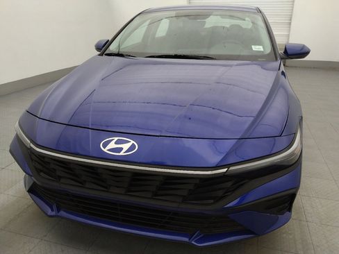 Used 2025 Hyundai Elantra SE FWD image 15