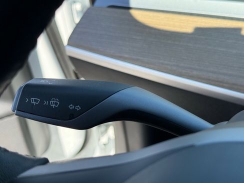 Used 2023 Tesla Model 3 Standard Range image 16