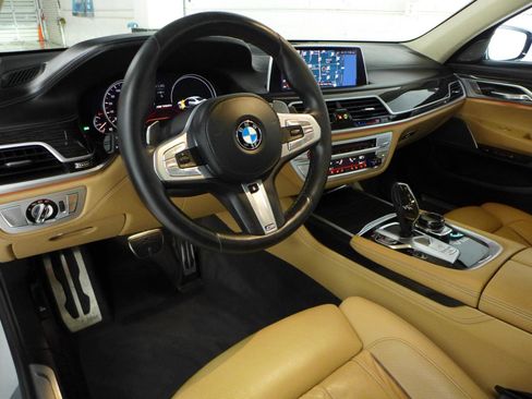 Used 2019 BMW M760i xDrive AWD/4WD image 16