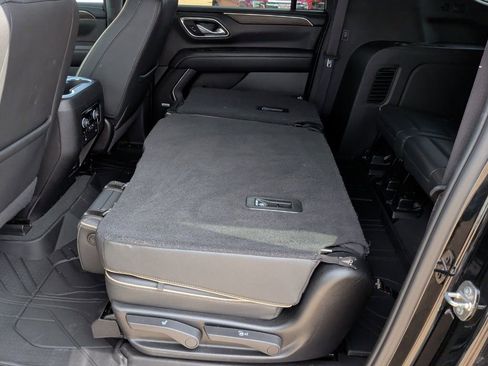 Used 2024 Chevrolet Suburban Premier image 40