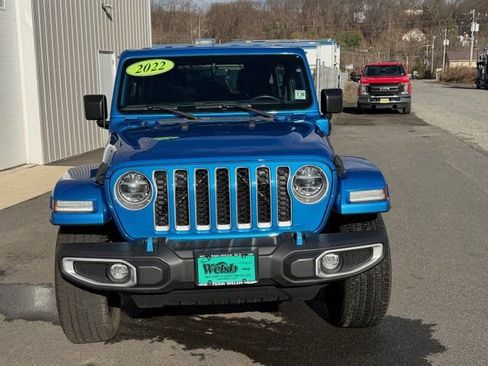Used 2022 Jeep Wrangler Unlimited Sahara w/ Cold Weather Group AWD/4WD image 3