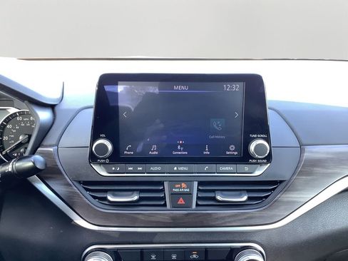 Used 2024 Nissan Altima 2.5 SV image 18