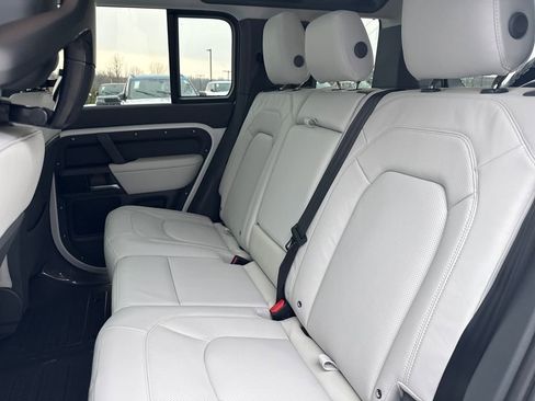 New 2026 Land Rover Defender 110 X-Dynamic SE image 13
