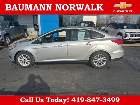 Used 2018 Ford Focus SE image 4