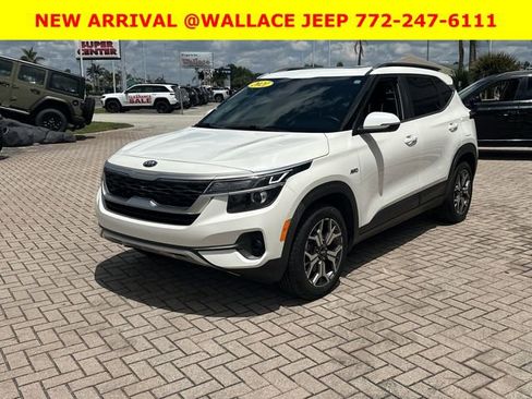 Used 2021 Kia Seltos EX AWD/4WD image 3