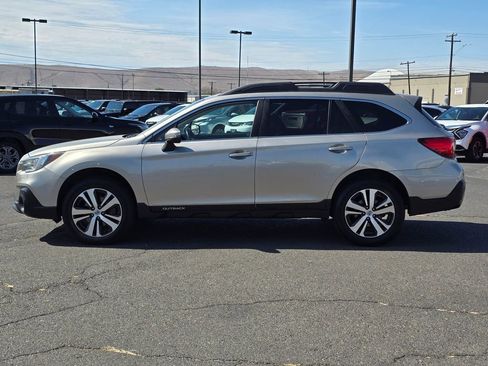 Used 2019 Subaru Outback 2.5i Limited image 2