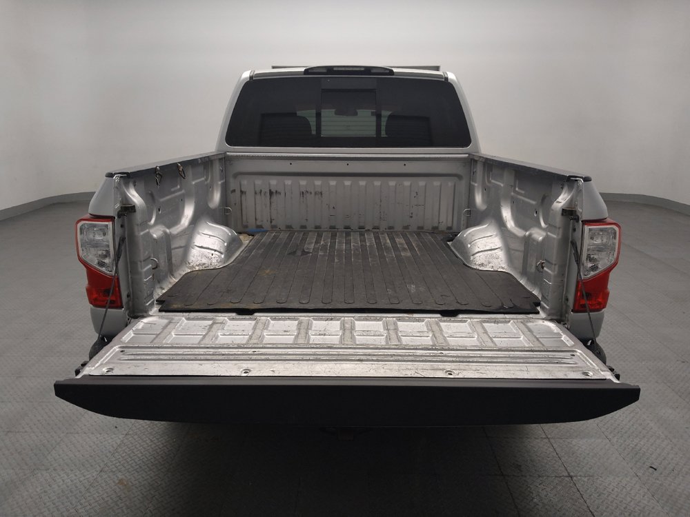 Used 2017 Nissan Titan SV RWD image 29