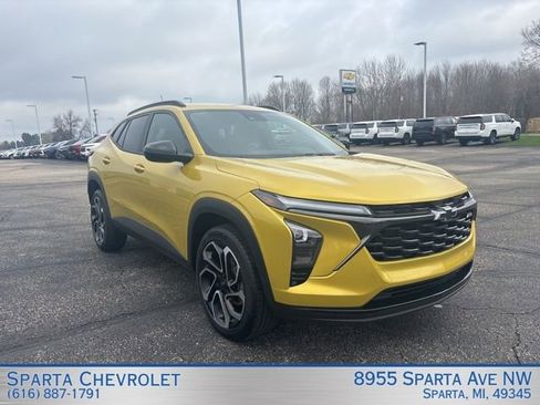 Used 2024 Chevrolet Trax RS w/ Driver Confidence Package image 1