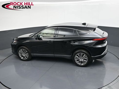 Used 2021 Toyota Venza XLE image 22