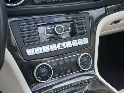 Used 2014 Mercedes-Benz SL 63 AMG image 22