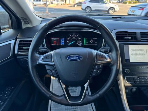 Used 2020 Ford Fusion SEL image 22