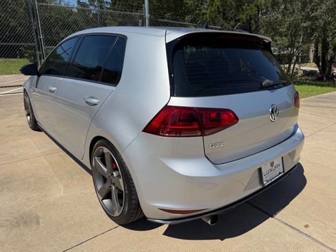 Used 2016 Volkswagen Golf 4-Door FWD image 10