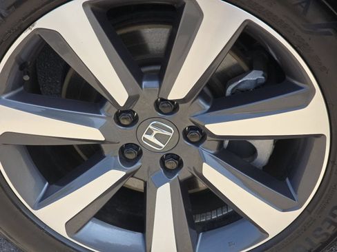 Used 2025 Honda Pilot Elite image 15
