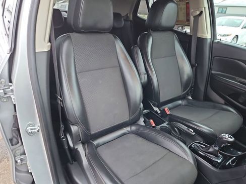 Used 2021 Buick Encore Preferred FWD image 36