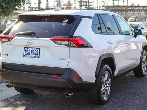 Used 2023 Toyota RAV4 XLE image 8