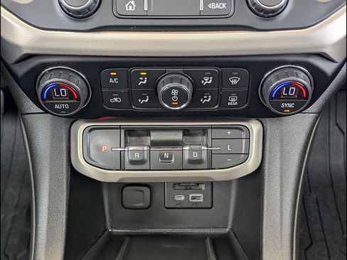 Used 2020 GMC Acadia Denali w/ Technology Package AWD/4WD image 34