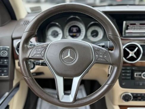 Used 2013 Mercedes-Benz GLK 350 4MATIC image 19