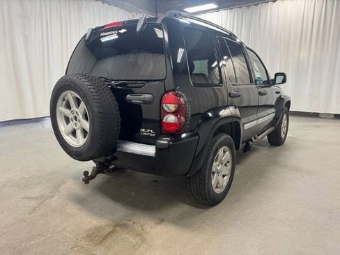 Used 2005 Jeep Liberty Limited AWD/4WD image 5