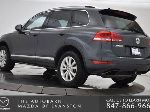 Used 2014 Volkswagen Touareg Sport AWD/4WD image 18