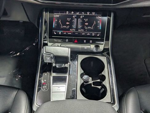 Used 2020 Audi Q8 Prestige w/ Prestige Package AWD/4WD image 13