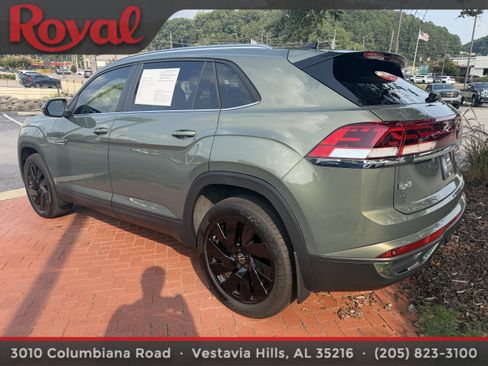 Certified 2026 Volkswagen Atlas Cross Sport SE w/ Panoramic Sunroof Package FWD image 2