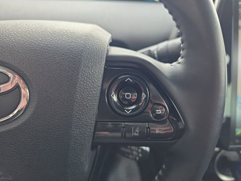 Used 2020 Toyota Prius Prime XLE image 22