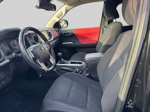 Certified 2022 Toyota Tacoma SR5 image 12