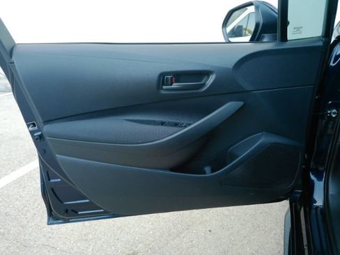 Used 2025 Toyota Corolla LE FWD image 13