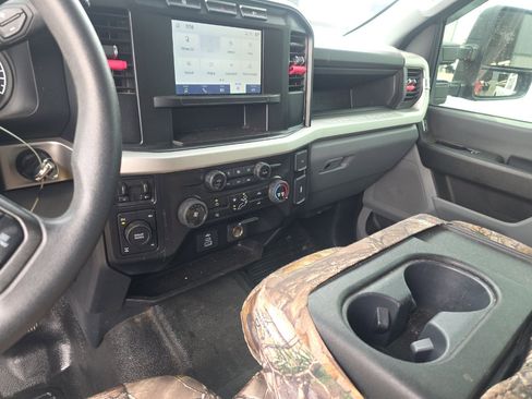 Used 2024 Ford F250 XL image 6
