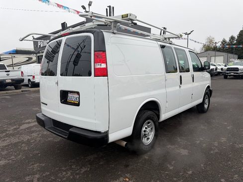 Used 2022 Chevrolet Express 2500 w/ Driver Convenience Package image 7