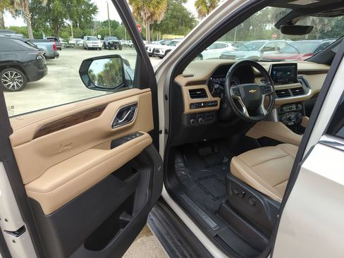 Used 2021 Chevrolet Tahoe Premier w/ Premium Package RWD image 7